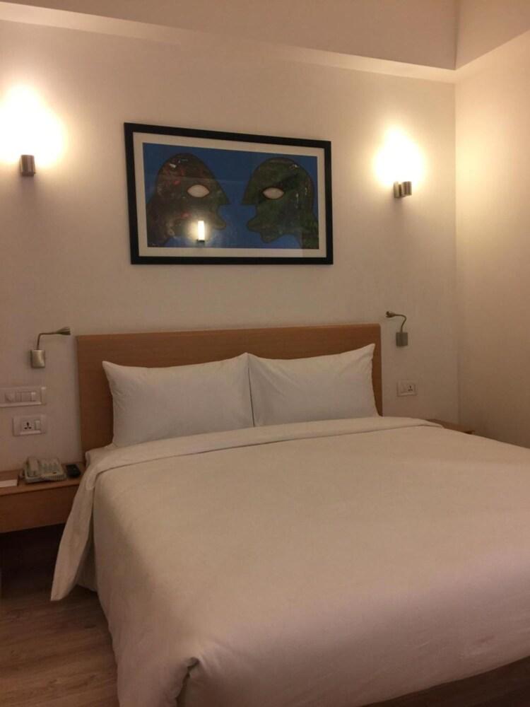 Red Fox By Lemon Tree Hotels, Sector 60, Gurugram Gurgaon Ngoại thất bức ảnh