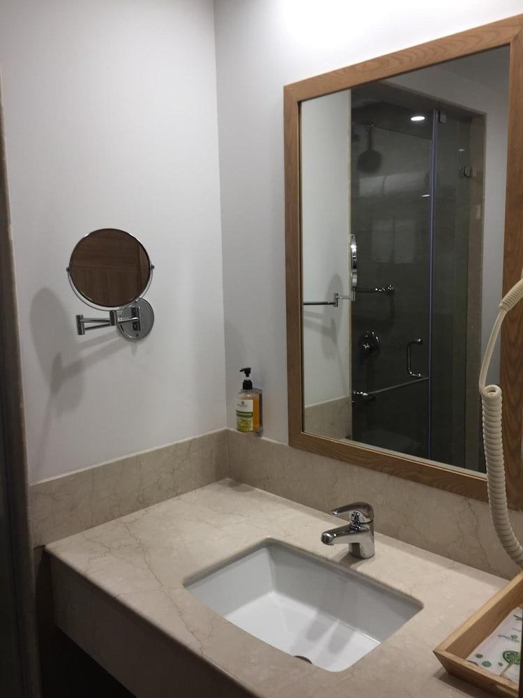 Red Fox By Lemon Tree Hotels, Sector 60, Gurugram Gurgaon Ngoại thất bức ảnh
