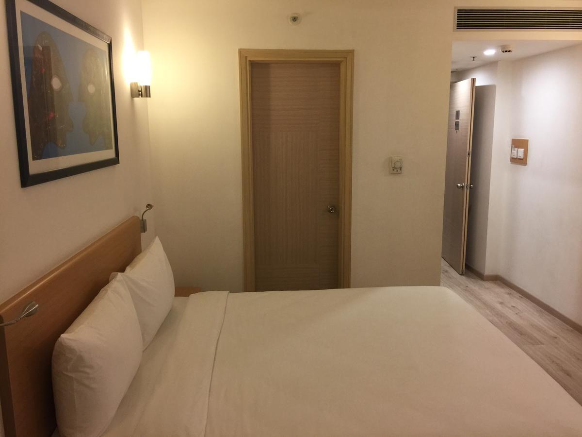 Red Fox By Lemon Tree Hotels, Sector 60, Gurugram Gurgaon Ngoại thất bức ảnh